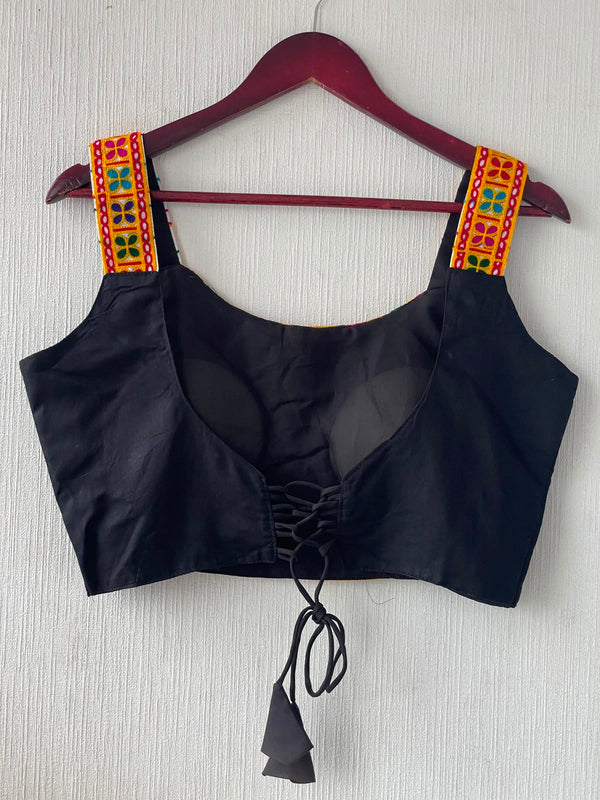 Starp Sleeveless Cotton Blend Kutchi Gamthi Work Blouse